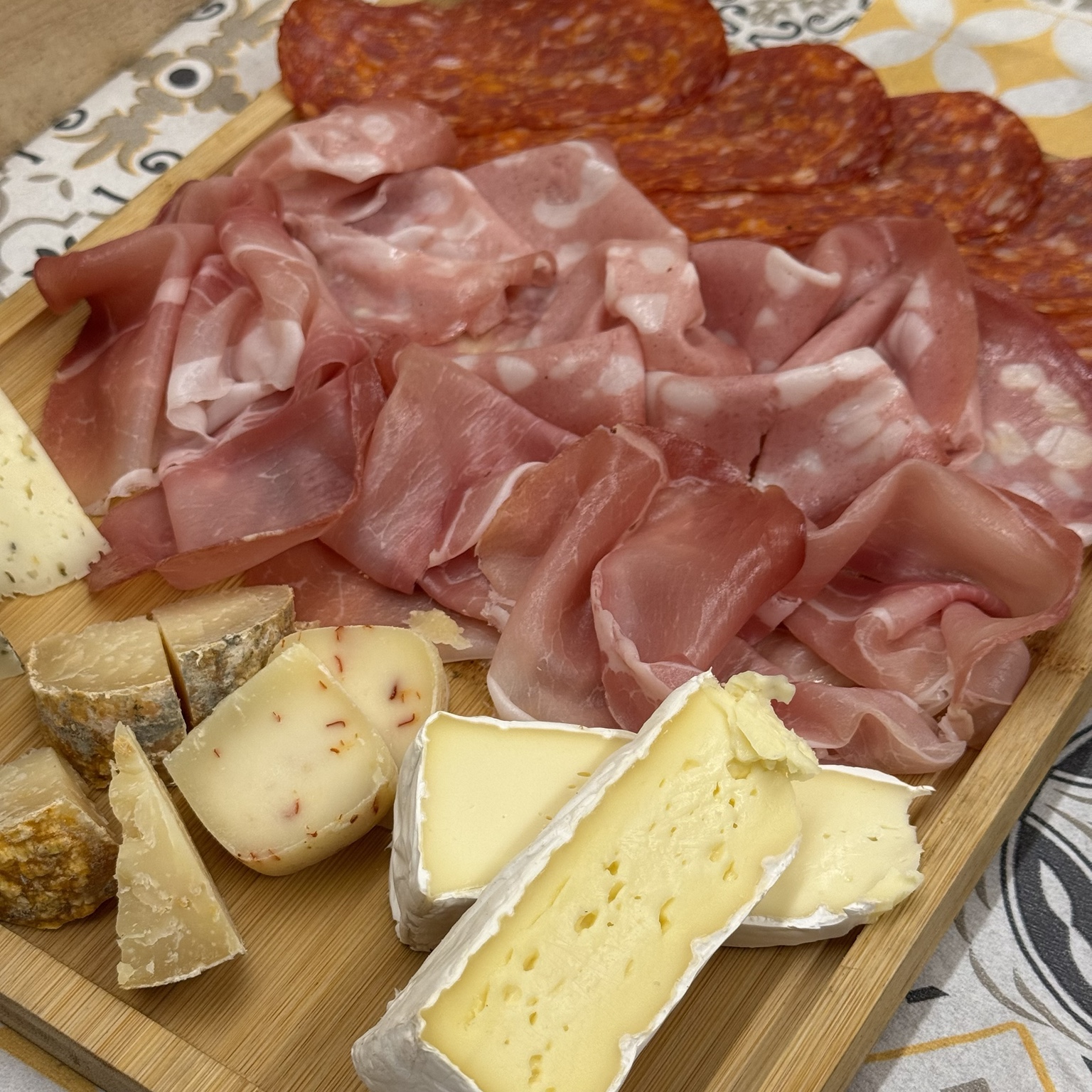 Selezione di salumi e formaggi
