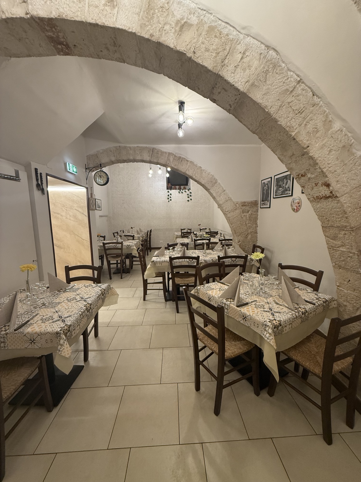 Sala interna del locale De Gustibus